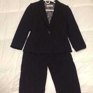 Tahari Navy Blue Suit Size 4P